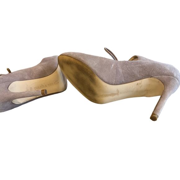 Ivanka Trump Victorian beige suede heels 6.5 - Picture 5 of 6